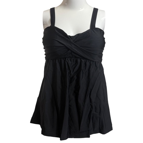 The Unbranded Brand Other - NWOT Black‎ Tankini Swim Top Tummy Control Padded Adjustable Straps Size M